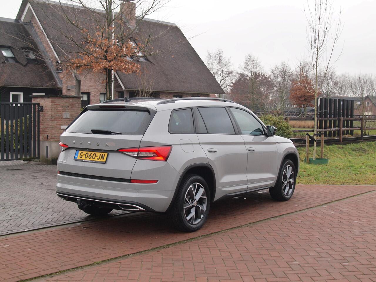 Skoda Kodiaq 1.5 TSI Sportline Business 7p. | DSG | 7 Persoons | Trekhaak | Camera | Sfeerverlichting |