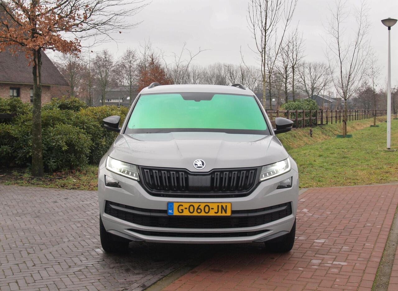 Skoda Kodiaq 1.5 TSI Sportline Business 7p. | DSG | 7 Persoons | Trekhaak | Camera | Sfeerverlichting |