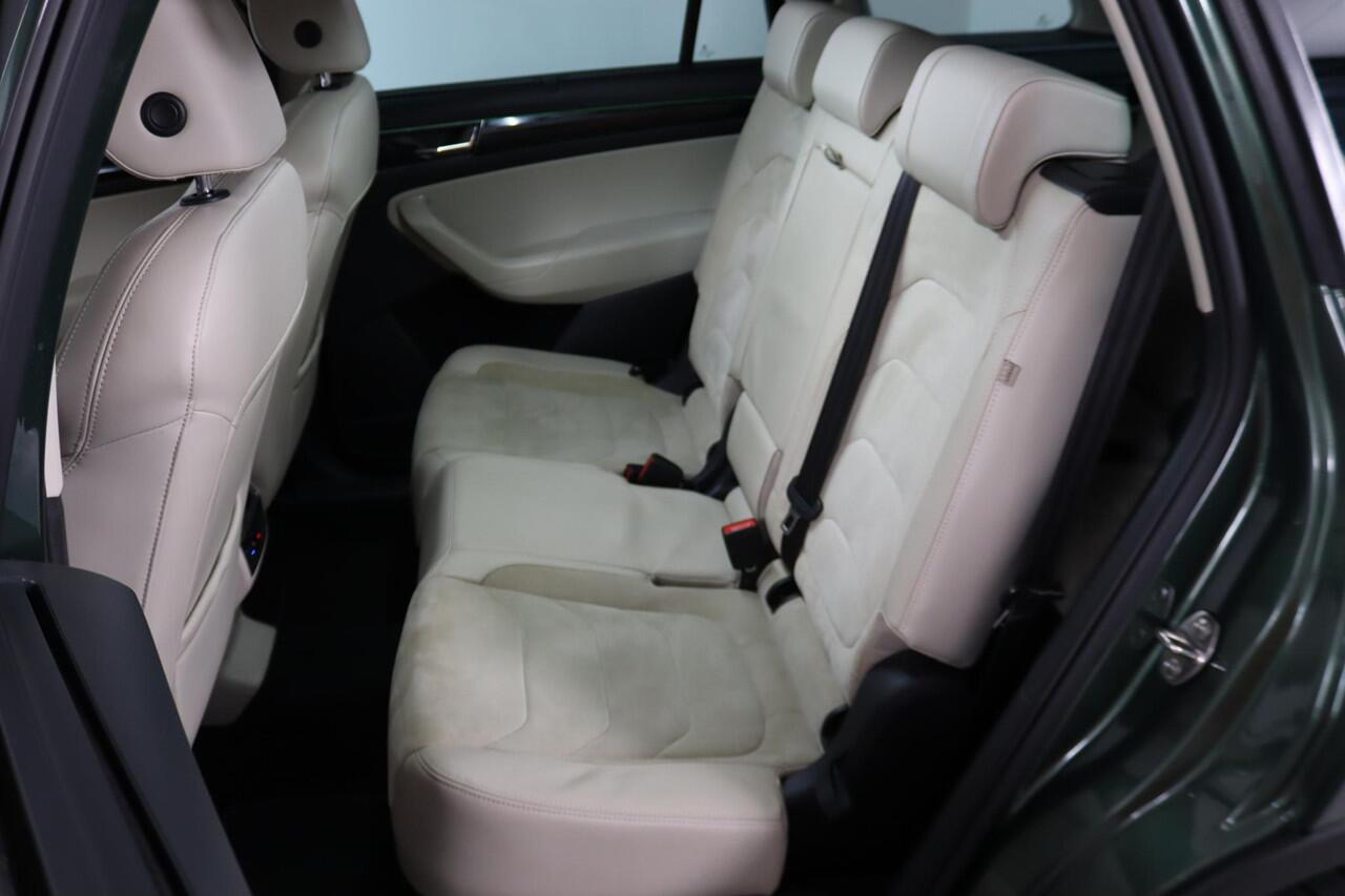 Skoda Kodiaq 1.5 TSI Style Business 7-Persoons, Trekhaak, LED, 360Camera, Memory, ACC,