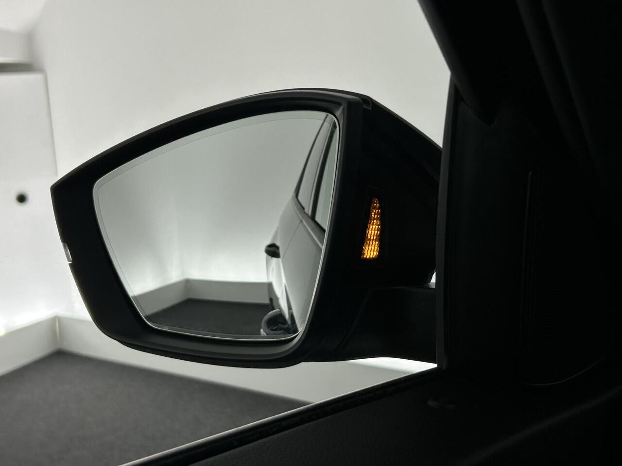 Skoda Kodiaq 1.5 TSI 150pk DSG Sportline Business Trekhaak Camera Keyless Canton Stoelverwarming Memory Virtual Cockpit Navigatie