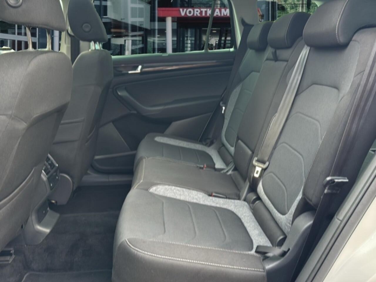 Skoda Kodiaq 2.0 TDI DSG AMBITION 4X4 PANO-DAK/TREKHAAK/CAMERA/NAVI/ACC/STOELVERW