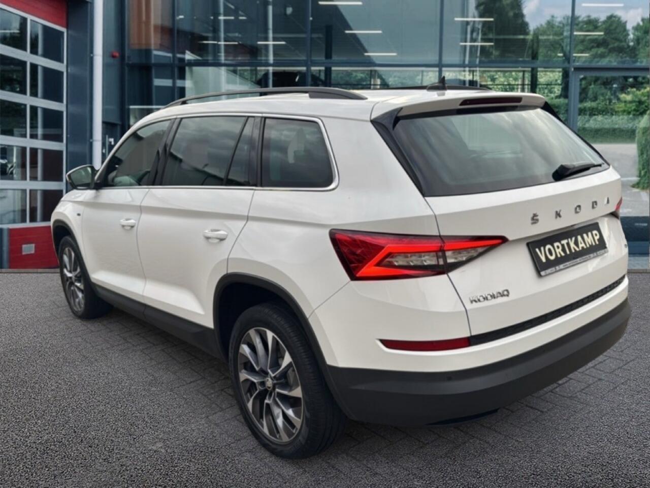 Skoda Kodiaq 2.0 TDI DSG AMBITION 4X4 PANO-DAK/TREKHAAK/CAMERA/NAVI/ACC/STOELVERW