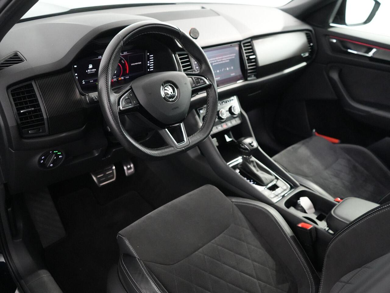 Skoda Kodiaq 1.5 TSI Sportline Business | Canton Audio | Black style | Zwenkhaak | Pano |