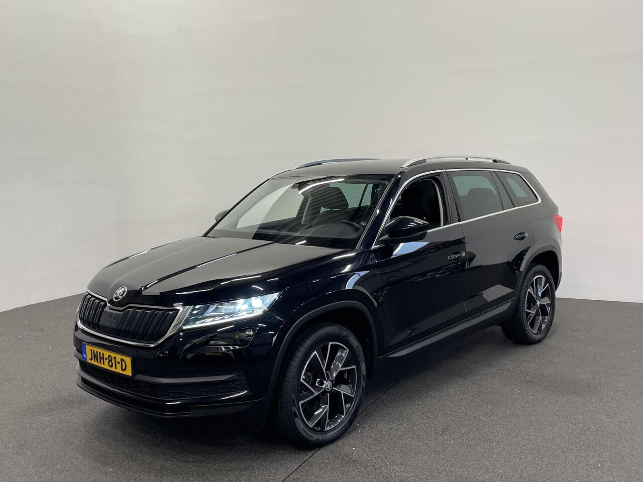 Skoda Kodiaq 1.5 TSI Sportline Business Airco ECC Navi Carplay 19" LM Velgen Leder/Alcantara PDC VA+ 360 Camera Stoelverwarming voor & achter
