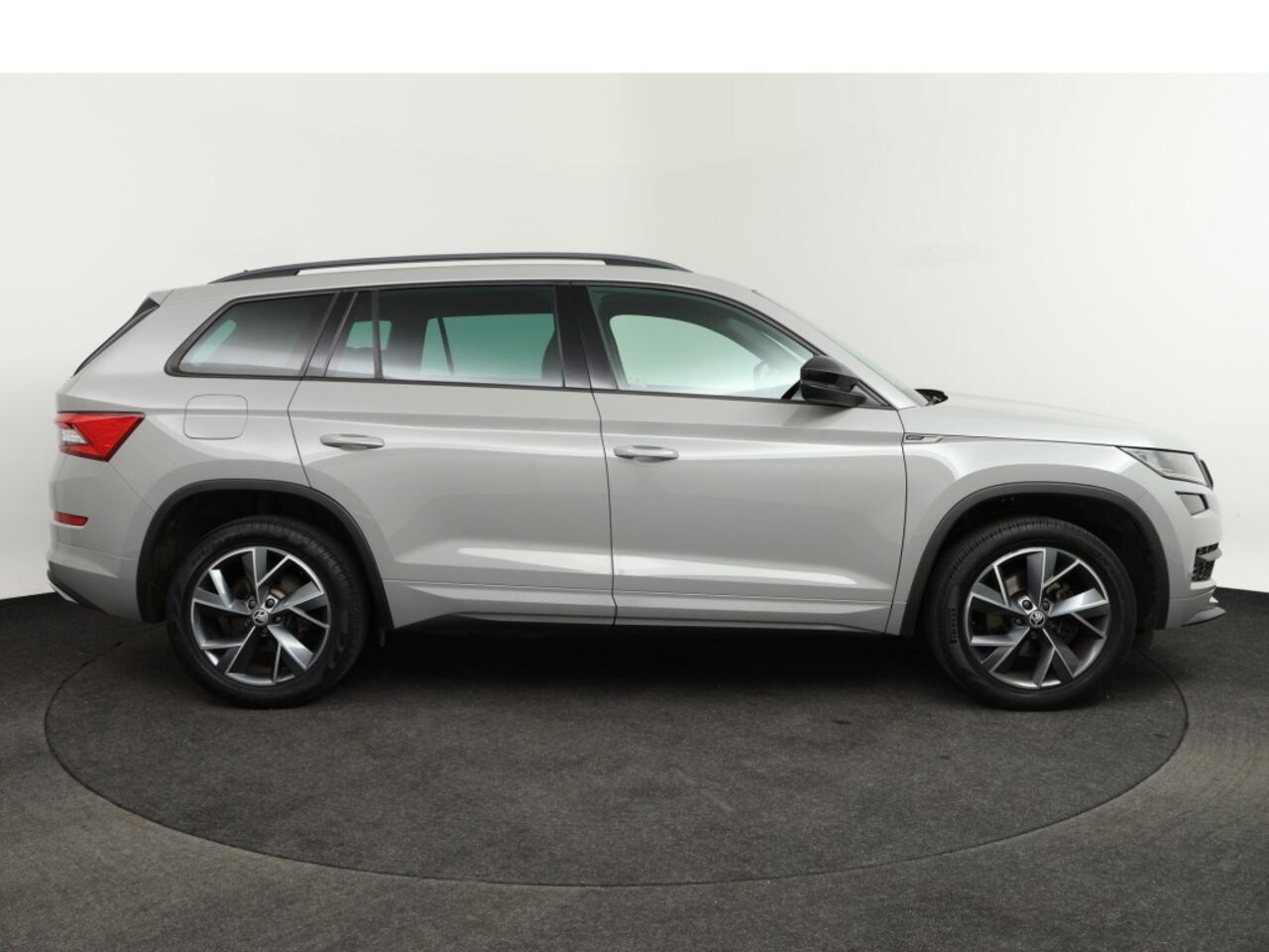 Skoda Kodiaq 1.5 TSI Sportline Business | Virtual o Alcantara o CarPlay o LED