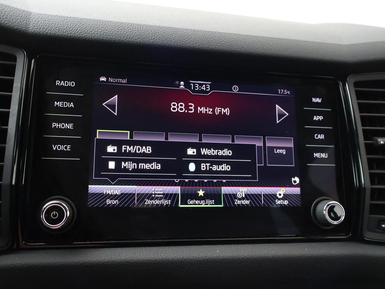 Skoda Kodiaq 1.5 TSI Sportline Business | 150 PK | Automaat | Sportstoelen | Achteruitrijcamera | Stoelverwarming | 19" LMV |