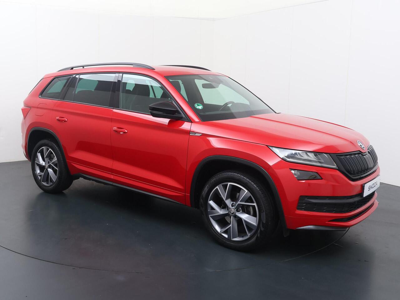 Skoda Kodiaq 1.5 TSI Sportline Business | 150 PK | Automaat | Sportstoelen | Achteruitrijcamera | Stoelverwarming | 19" LMV |