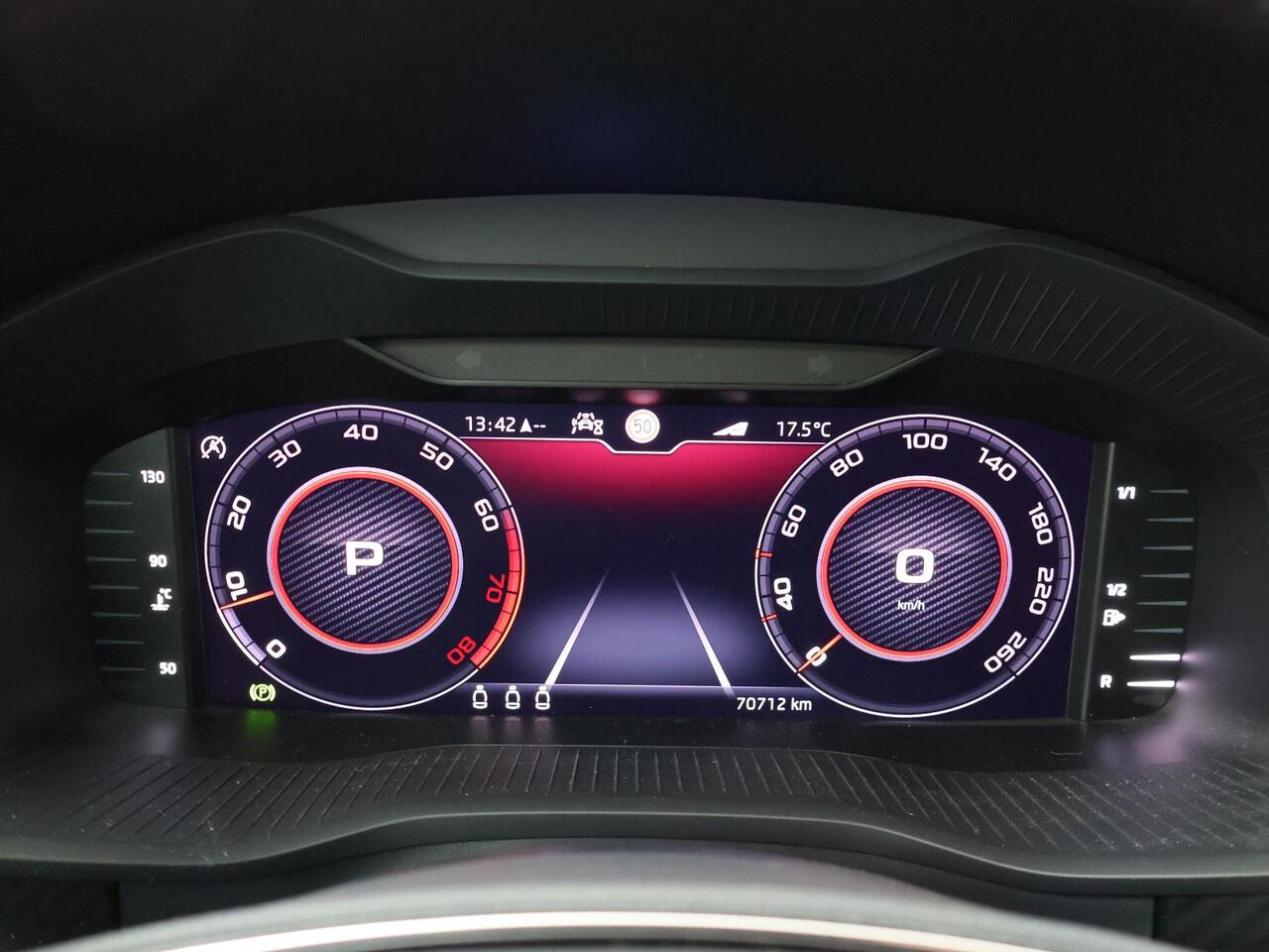 Skoda Kodiaq 1.5 TSI Sportline Business | 150 PK | Automaat | Sportstoelen | Achteruitrijcamera | Stoelverwarming | 19" LMV |