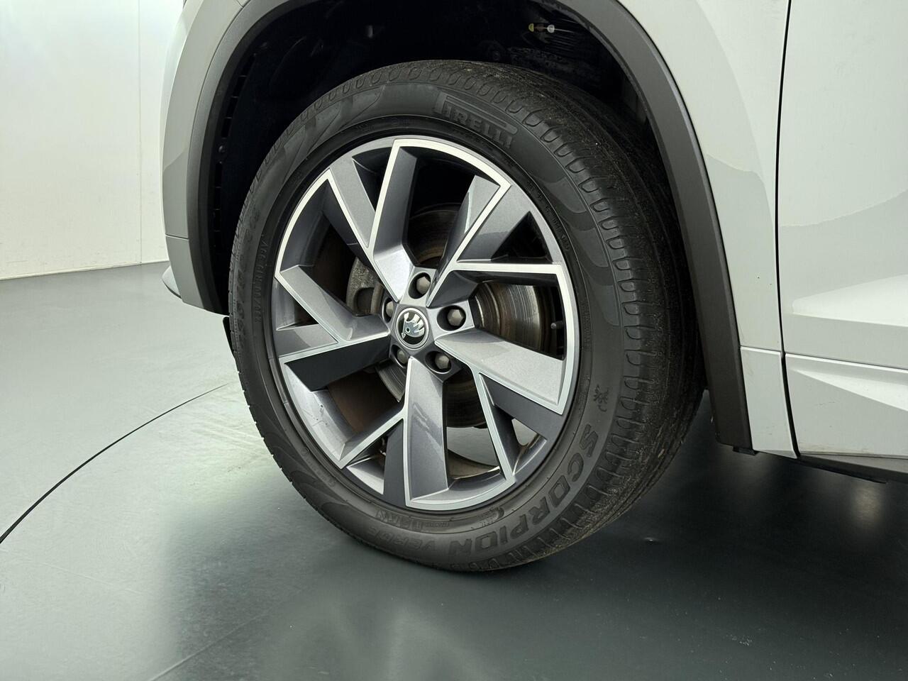 Skoda Kodiaq 1.5 TSI Sportline Business Panorama Dak | Camera | Stoelverwarming | NL Auto