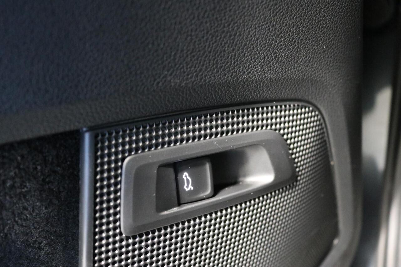 Skoda Kodiaq 1.5 TSI Sportline Business | Panoramadak | Virtual Cockpit | Camera | CANTON | ACC | Carplay | Electr. Stoel | Dodehoeksensoren | ORIG NL | Vol opties |