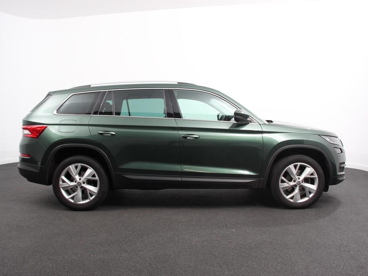 Skoda Kodiaq 1.5 TSI 150pk DSG Style 7p. | Navigatie | Apple Carplay/Android Auto | Adaptive Cruise Control | Parkeersensor achter | Stoel- en stuurverwarming | Ledverlichting | Getinte ramen | Climate Control Prijs Incl. BOVAG Garantie