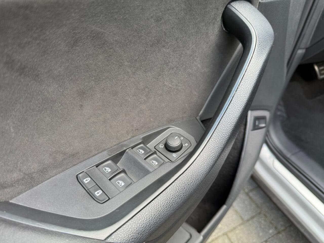 Skoda Kodiaq 1.5 TSI SportLine 7-pers,Pano,Leer/Alcant,LED,Memory,Trekhk,Stoelverw,BLIS,