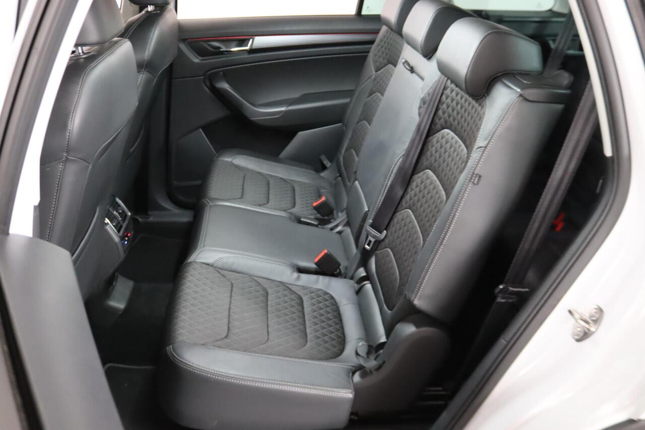 Skoda Kodiaq 1.5 TSI Business Edition 7-Persoons, Trekhaak, Stuur/Stoel Verwarming, ACC, Apple Carplay/Android Auto,