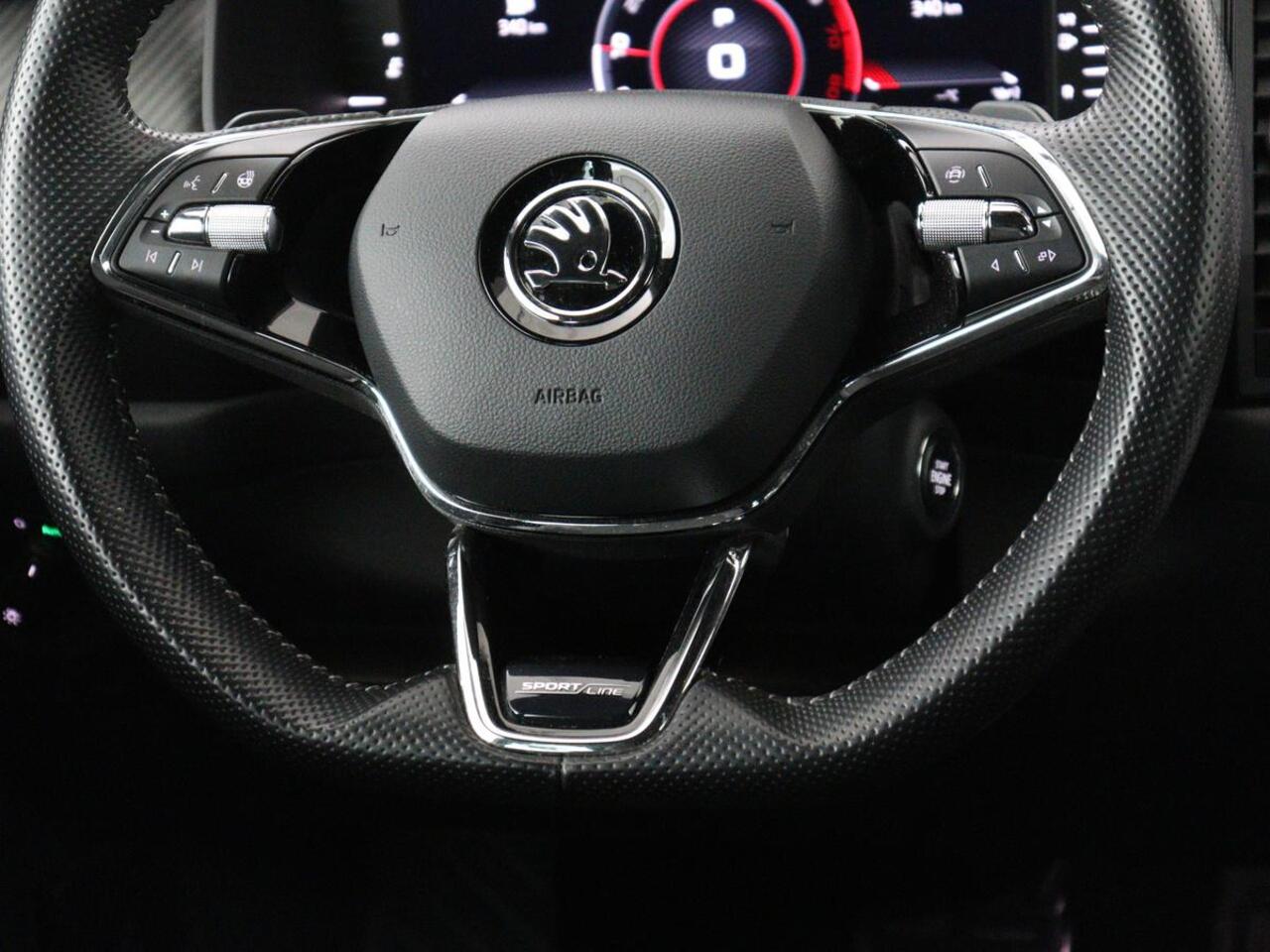 Skoda Kodiaq 1.5 TSI Sportline | Panoramadak | Stoelverwarming | Leder/Alcantara | Camera | Carplay | Sfeerverlichting | Virtual Cockpit | Canton Sound | Navigatie | Keyless | 20'' | Memory | Full LED