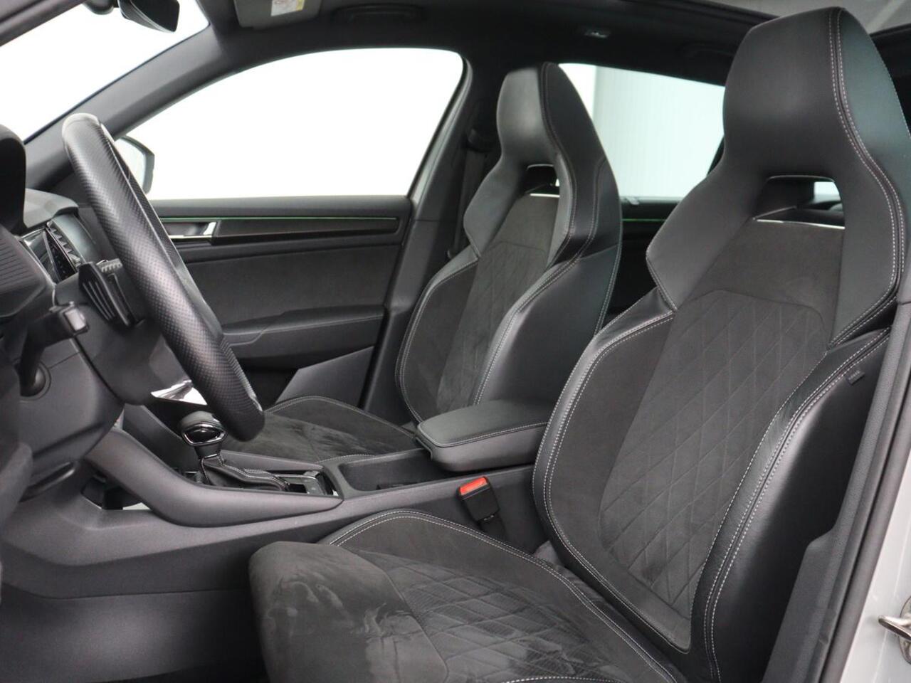 Skoda Kodiaq 1.5 TSI Sportline | Panoramadak | Stoelverwarming | Leder/Alcantara | Camera | Carplay | Sfeerverlichting | Virtual Cockpit | Canton Sound | Navigatie | Keyless | 20'' | Memory | Full LED