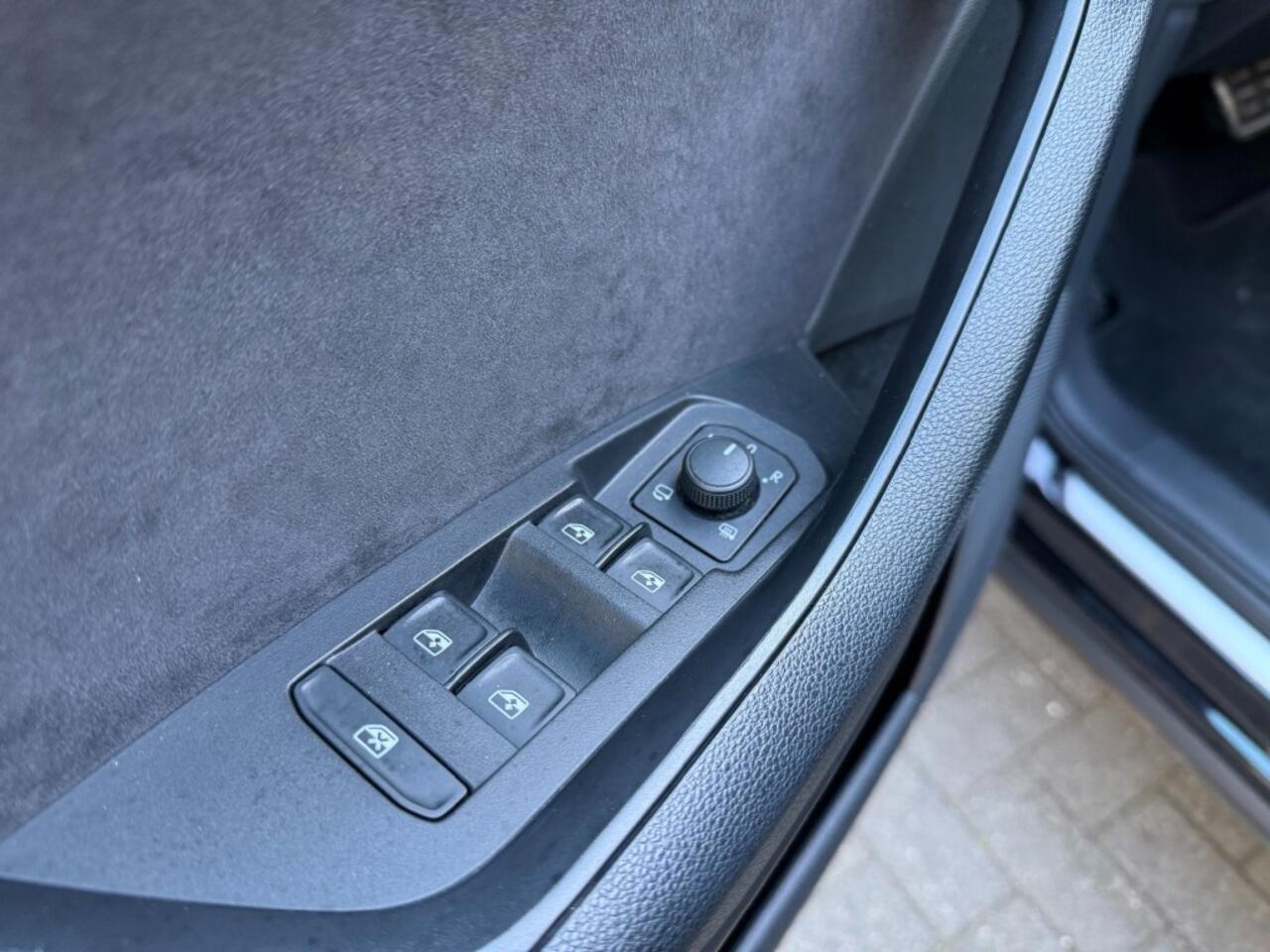 Skoda Kodiaq 1.5 TSI Sportline 7-pers,LED,Stoel/stuurverw,Trekhk,Memory,Virtual,Adapt Cruise,Lane Ass.,