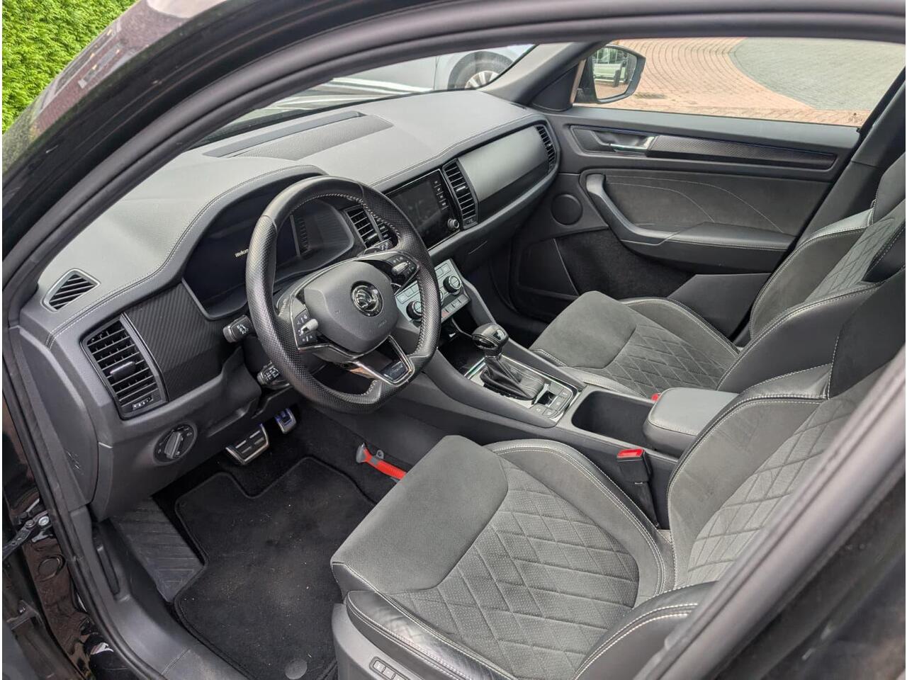 Skoda Kodiaq 1.5 TSI Sportline Business 7p. | TREKHAAK | ADAPTIVE CRUISE | ELEKTR. ACHTERKLEP