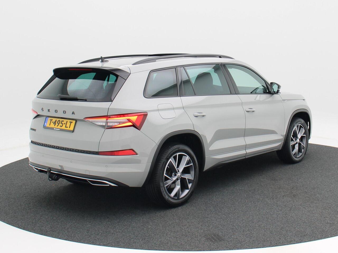 Skoda Kodiaq 1.5 TSi 150 Pk Automaat Sportline Business 7 Pers | Adaptive Cruise | Panoramadak | Navigatie | Climate Control | Stoelverwarming | Trekhaak | 86.216 Km!!