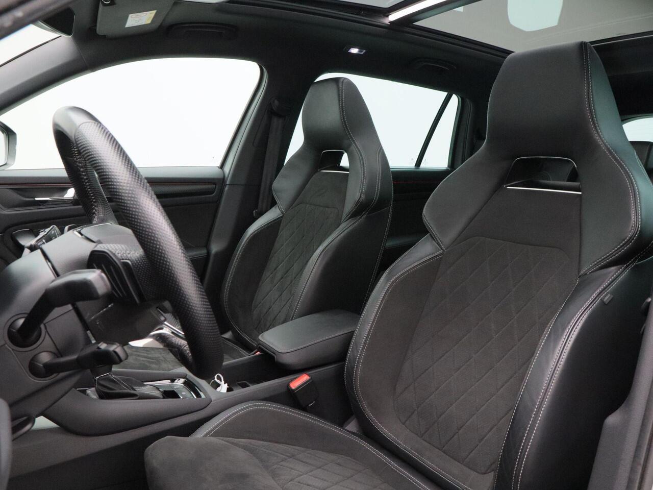 Skoda Kodiaq 1.5 TSi 150 Pk Automaat Sportline Business 7 Pers | Adaptive Cruise | Panoramadak | Navigatie | Climate Control | Stoelverwarming | Trekhaak | 86.216 Km!!