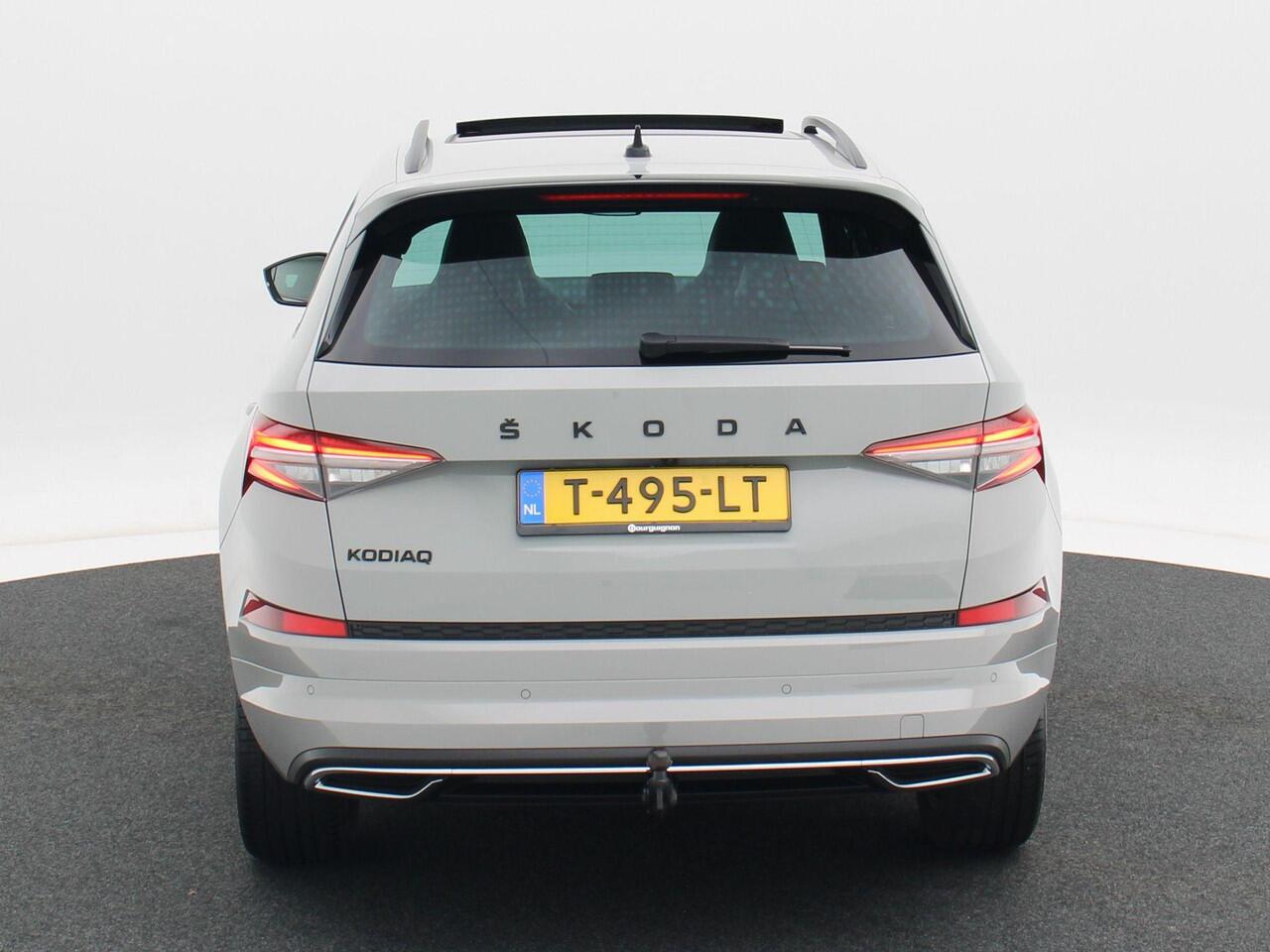 Skoda Kodiaq 1.5 TSi 150 Pk Automaat Sportline Business 7 Pers | Adaptive Cruise | Panoramadak | Navigatie | Climate Control | Stoelverwarming | Trekhaak | 86.216 Km!!