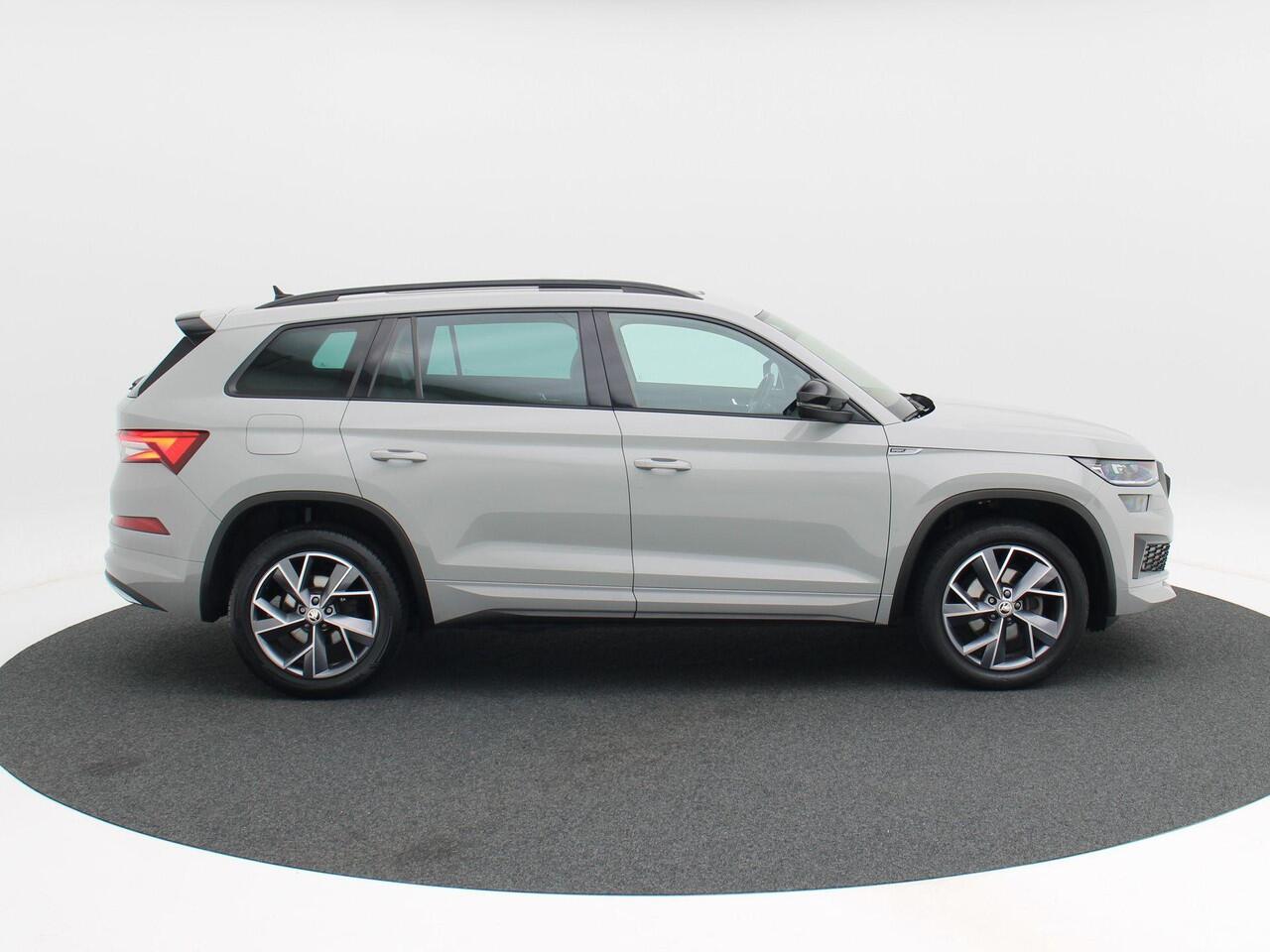 Skoda Kodiaq 1.5 TSi 150 Pk Automaat Sportline Business 7 Pers | Adaptive Cruise | Panoramadak | Navigatie | Climate Control | Stoelverwarming | Trekhaak | 86.216 Km!!