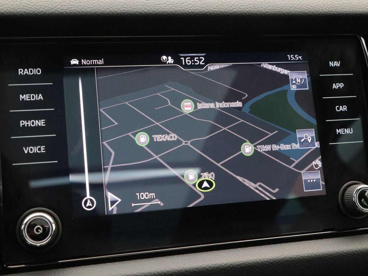 Skoda Kodiaq 1.5 TSi 150 Pk Automaat Sportline Business 7 Pers | Adaptive Cruise | Panoramadak | Navigatie | Climate Control | Stoelverwarming | Trekhaak | 86.216 Km!!