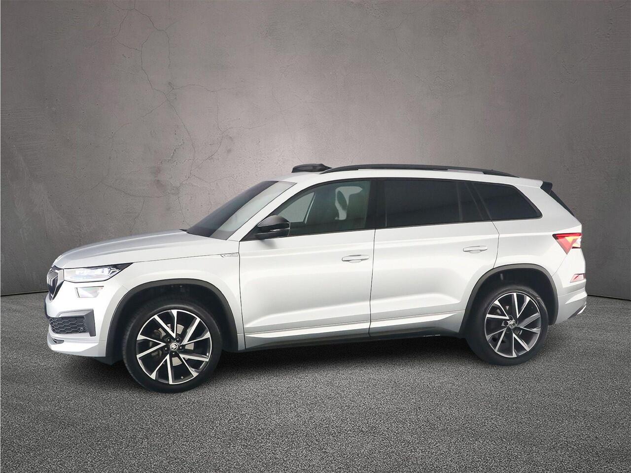 Skoda Kodiaq Sportline Business 7p. 1.5 TSI 150pk DSG Automaat Trekhaak, 3e zitrij, Navigatie, Panoramadak, Adaptive cruise control, Achteruitrijcamera, LED matrix koplampen