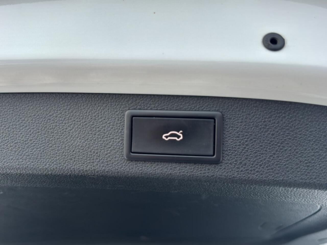 Skoda Kodiaq 2.0 TDI DSG AMBITION 4X4 TREKHAAK/CAMERA/PANO/ACC/STOEL+STUURVERW