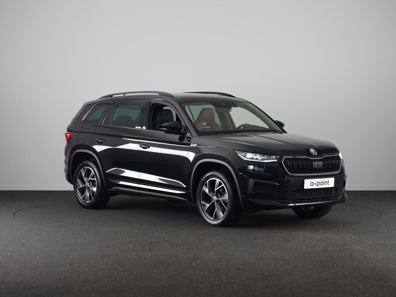 Skoda Kodiaq 1.5 TSI Sportline Business 150 pk Automaat (DSG) | Navigatie | Trekhaak (wegklapbaar) | Parkeersensoren | Achteruitrijcamera | Autom. airco (3 zones) | Stoelverwarming |