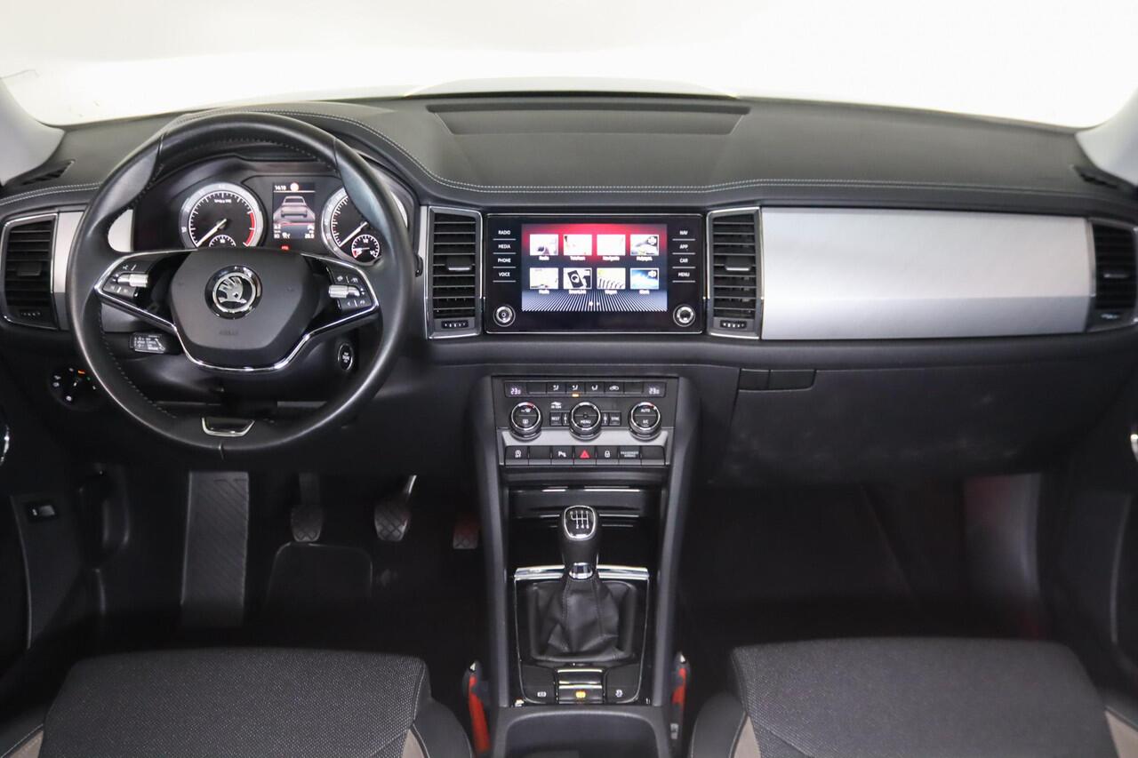 Skoda Kodiaq 1.5 TSI, Business Edition, 7-Persoons, Trekhaak, Camera, ACC, Canton, Apple Carplay/Android Auto,