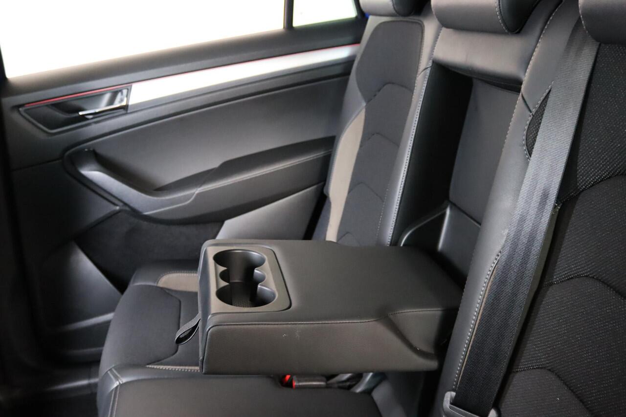 Skoda Kodiaq 1.5 TSI, Business Edition, 7-Persoons, Trekhaak, Camera, ACC, Canton, Apple Carplay/Android Auto,