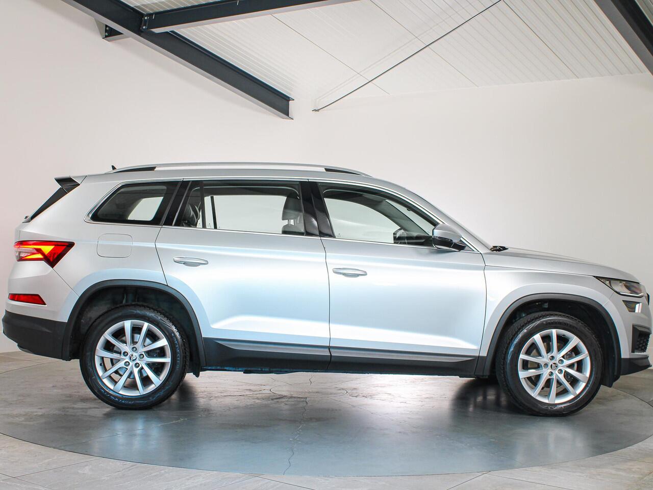 Skoda Kodiaq 1.5 TSI Business Edition 7-Persoons, Trekhaak, Navigatie, Camera, ACC, Apple Carplay/Android Auto