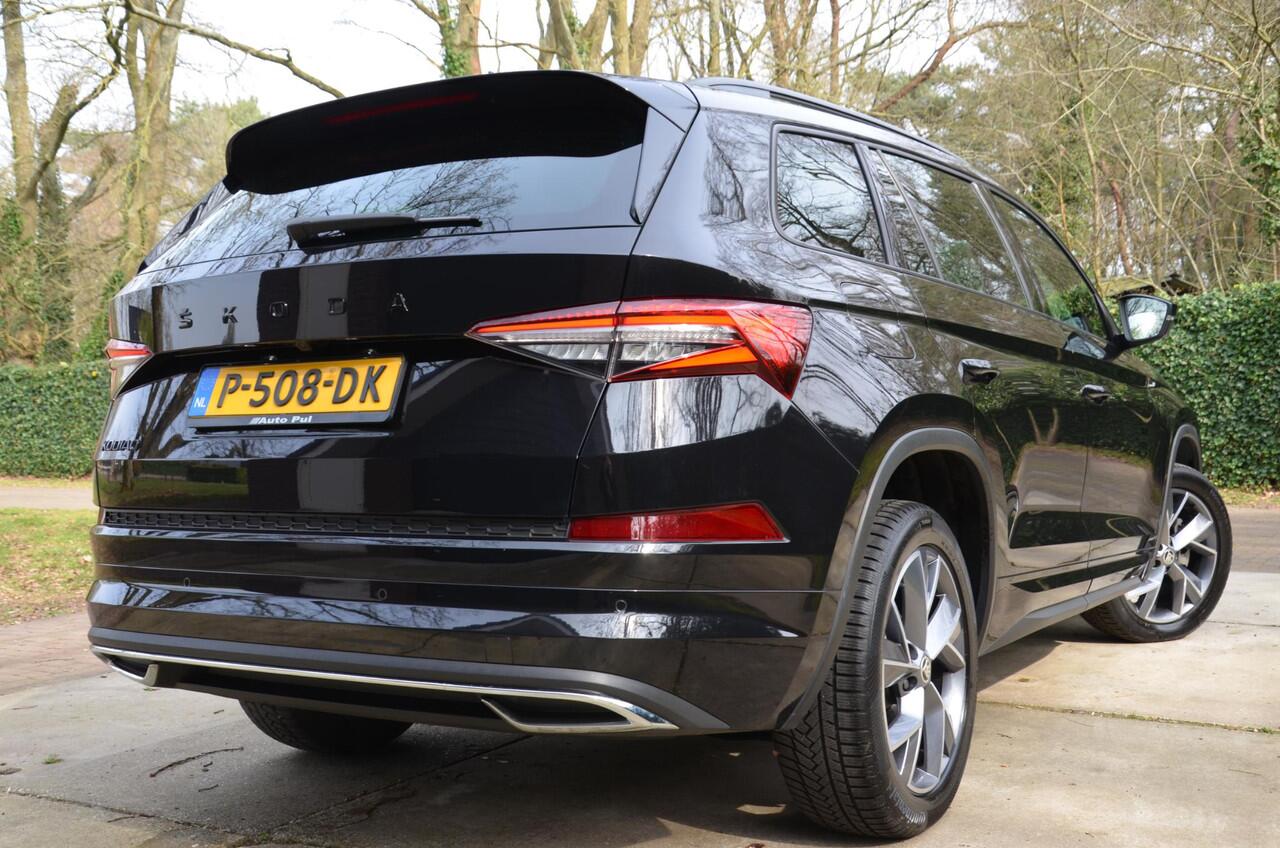Skoda Kodiaq 1.5 TSI Sportline Business 7 Persoons. Automaat/Navi/Led/Ecc/Pdc/Achteruitrij-camera/Stuur&Stoelverwarming/Half-Leer/Panoramadak/Privacy-Glass/Cruise control adaptief/Elektrisch verstelbare stoelen
