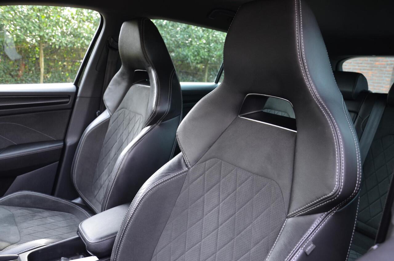 Skoda Kodiaq 1.5 TSI Sportline Business 7 Persoons. Automaat/Navi/Led/Ecc/Pdc/Achteruitrij-camera/Stuur&Stoelverwarming/Half-Leer/Panoramadak/Privacy-Glass/Cruise control adaptief/Elektrisch verstelbare stoelen