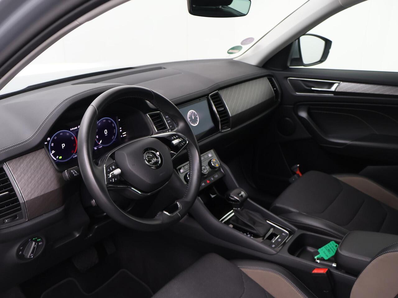 Skoda Kodiaq 1.5 TSI Business Edition Plus | 150 PK | Automaat | Trekhaak wegklapbaar | Panoramadak | Top area view 360 | Matrix LED koplampen |