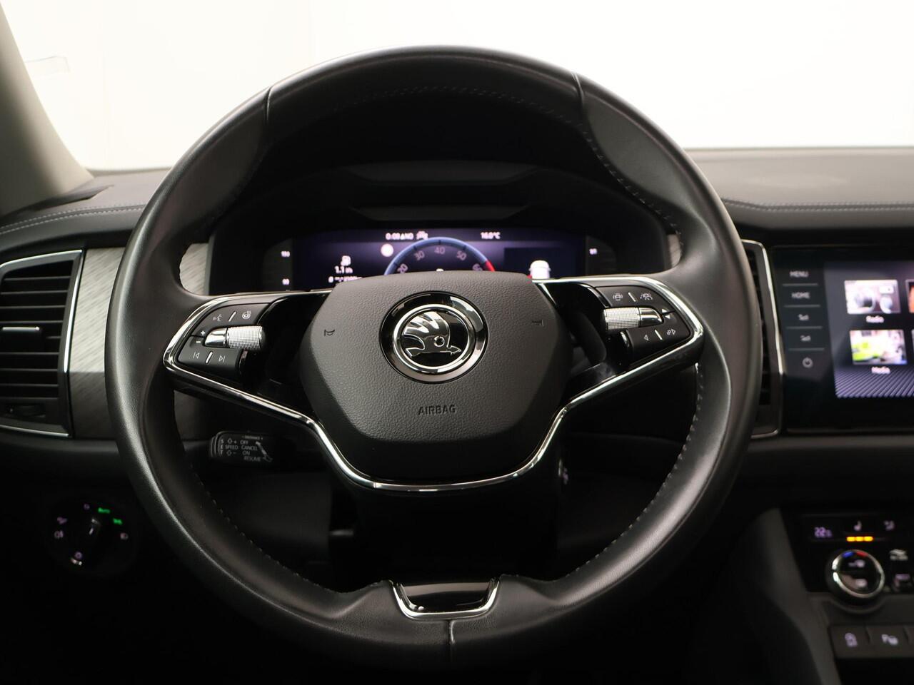 Skoda Kodiaq 1.5 TSI Business Edition Plus | 150 PK | Automaat | Trekhaak wegklapbaar | Panoramadak | Top area view 360 | Matrix LED koplampen |