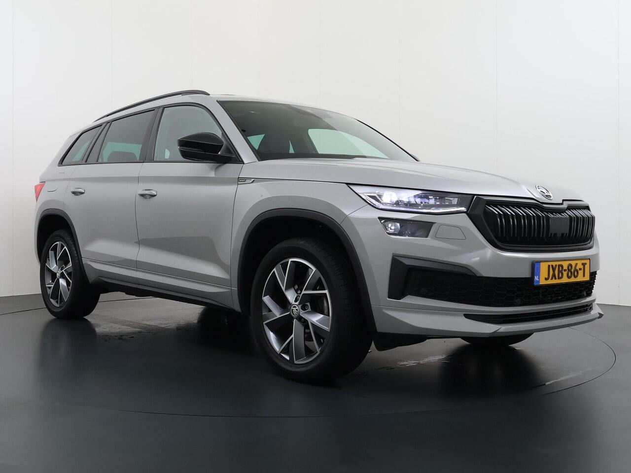 Skoda Kodiaq 1.5 TSI Sportline Business VAN ¤43.900,- NU VOOR SLECHTS ¤39.877,- Uw LENTEVOORDEEL ¤4.023,- |AUTOMAAT | PANORAMADAK | ADAPTIEVE CRUISECONTROL | CAMERA | ELEKTRISCHE STOEL/KOFFERRUIK | STANDKACHEL | STOELVERWARMING VOOR + ACHTER | SKODA DEALER ONDERHOUDEN