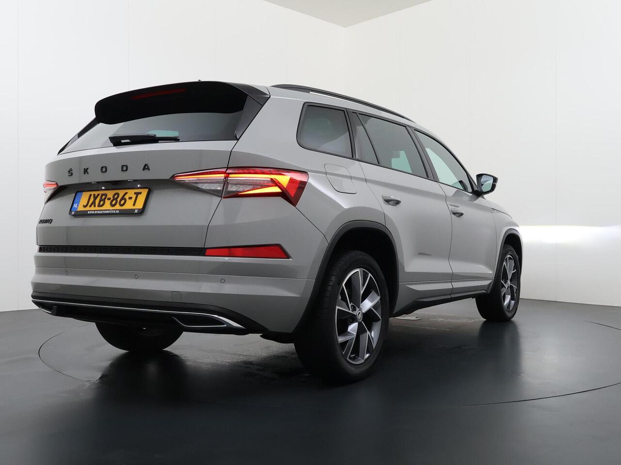 Skoda Kodiaq 1.5 TSI Sportline Business VAN ¤43.900,- NU VOOR SLECHTS ¤39.877,- Uw LENTEVOORDEEL ¤4.023,- |AUTOMAAT | PANORAMADAK | ADAPTIEVE CRUISECONTROL | CAMERA | ELEKTRISCHE STOEL/KOFFERRUIK | STANDKACHEL | STOELVERWARMING VOOR + ACHTER | SKODA DEALER ONDERHOUDEN