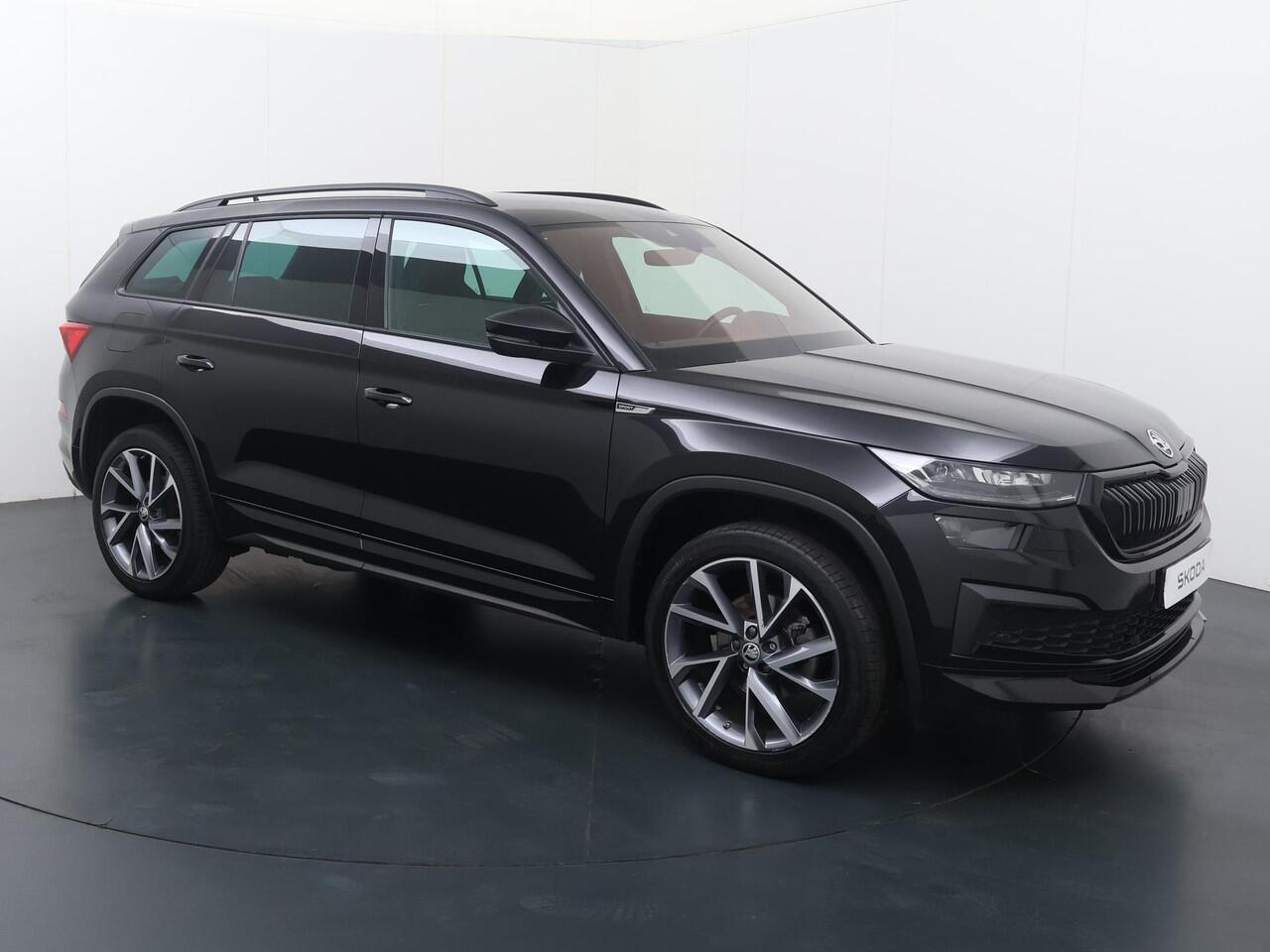 Skoda Kodiaq 1.5 TSI Sportline Business | 150 PK | Automaat | Adaptive cruise control | Lederen interieur | Stoelverwarming | Navigatiesysteem | 20" LM velgen |