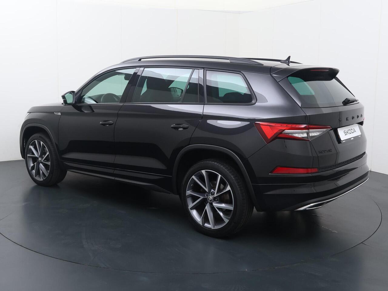Skoda Kodiaq 1.5 TSI Sportline Business | 150 PK | Automaat | Adaptive cruise control | Lederen interieur | Stoelverwarming | Navigatiesysteem | 20" LM velgen |