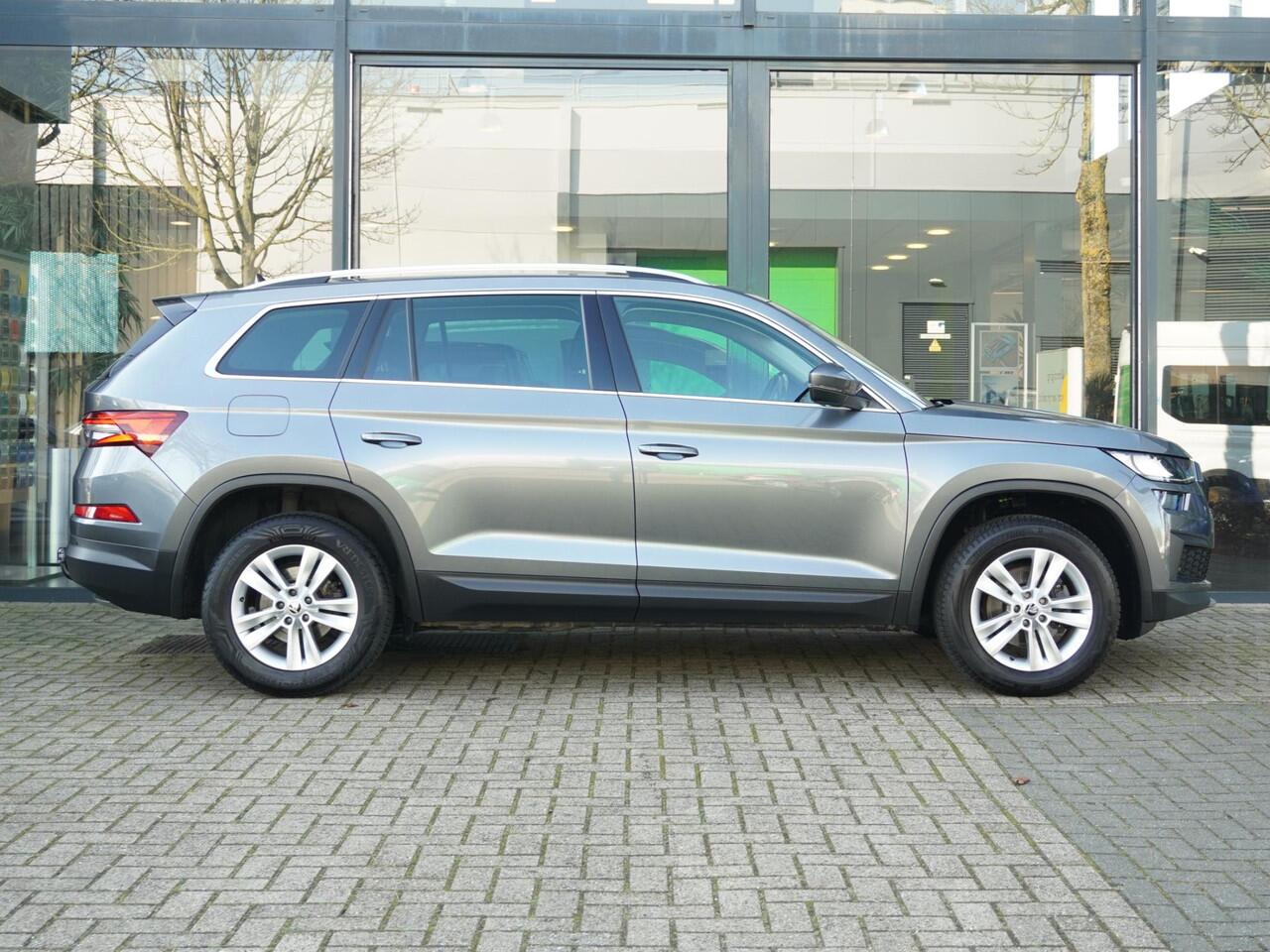 Skoda Kodiaq 1.5 TSI Business Edition / TREKHAAK / NAVI / PDC A / CAMERA / CRUISE / CLIMATE DUAL / PRIV GLASS / DAB / APPLE CARPLAY / ANDROID AUTO / BLUETOOTH / 17'' LMV ALL-SEASON