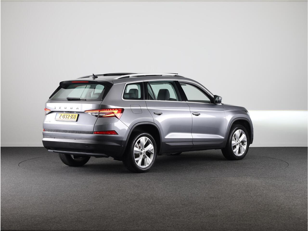 Skoda Kodiaq Business Edition Plus 1.5 TSI 150 pk 7 versn. DSG | Private lease vanaf 835,-- | 19 inch| Leder | Panoramadak | Adaptive Cruise Control | 360º camera | Fabrieksgarantie