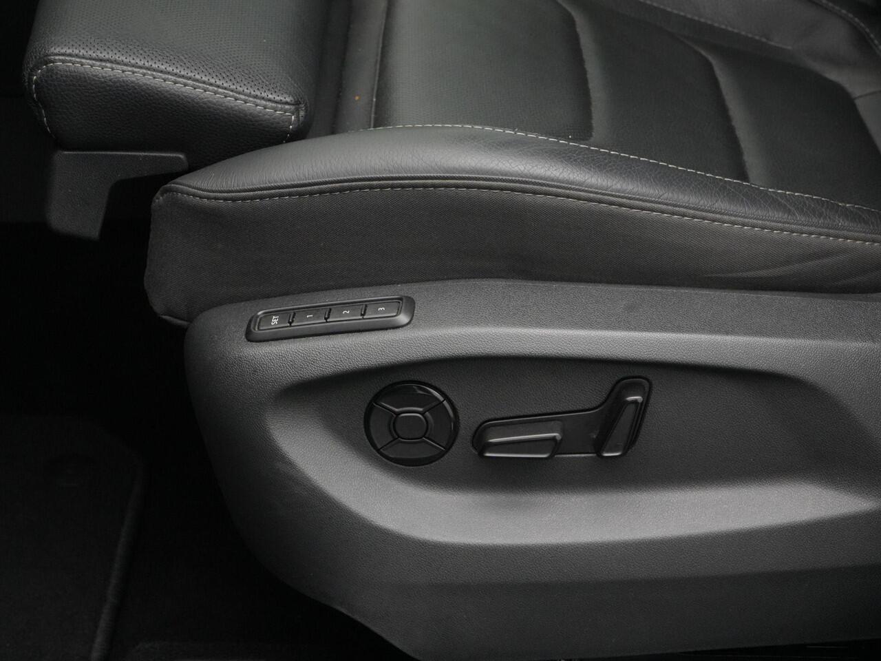 Skoda Kodiaq 1.5 TSI 204 pk DSG PHEV Business Edition | Head-Up Display | Lederen bekleding | CANTON sound | Full LED Matrix koplampen | Achteruitrijcamera | Predictive Adaptive Cruise | 18 inch