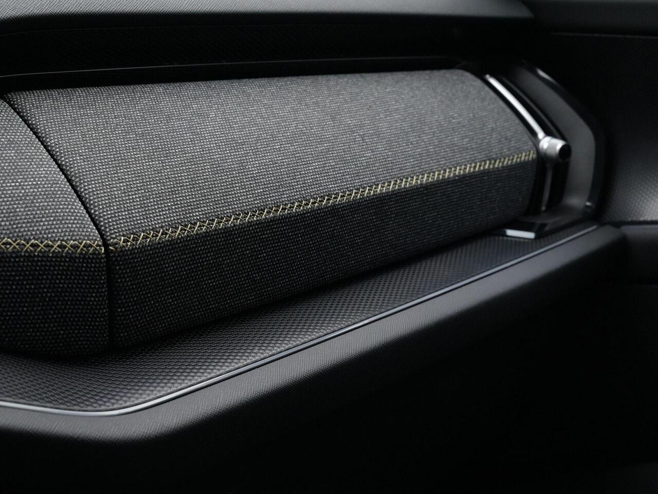 Skoda Kodiaq 7-zits 1.5 TSI 150 pk DSG MHEV Selection | Panoramadak | Trekhaak | Geheugenstoel | 360 camera | Matrix LED | Stuur-/achterbankverwarming