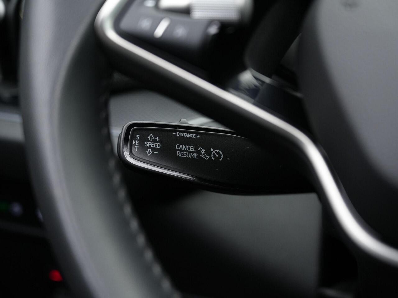 Skoda Kodiaq 7-zits 1.5 TSI 150 pk DSG MHEV Selection | Panoramadak | Trekhaak | Geheugenstoel | 360 camera | Matrix LED | Stuur-/achterbankverwarming