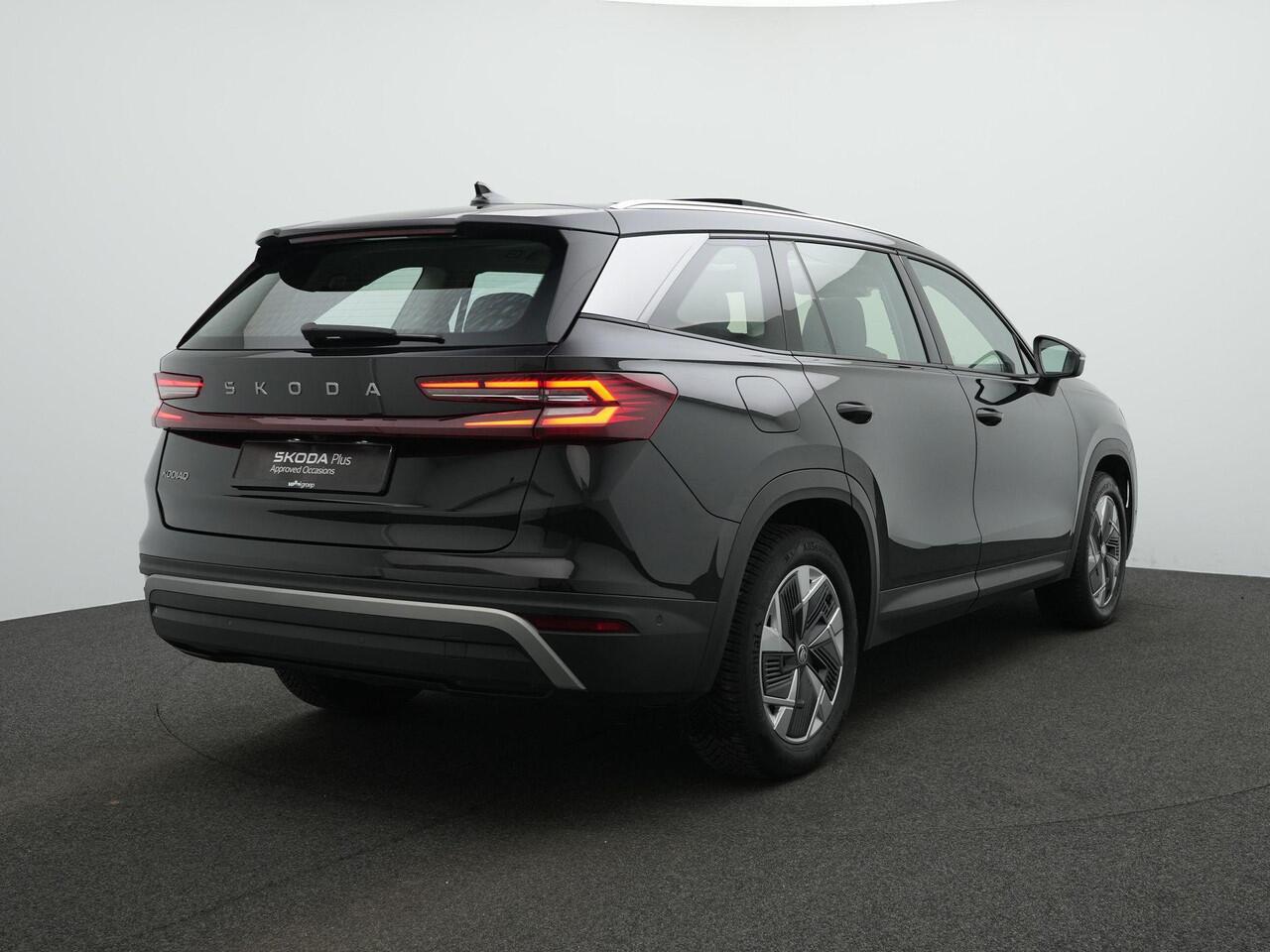 Skoda Kodiaq 7-zits 1.5 TSI 150 pk DSG MHEV Selection | Panoramadak | Trekhaak | Geheugenstoel | 360 camera | Matrix LED | Stuur-/achterbankverwarming