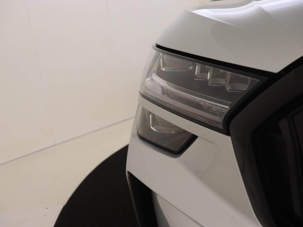 Skoda Kodiaq 1.5 TSI PHEV Sportline Business | Trekhaak | Achteruitrijcamera | 3-zone airco | Dodehoek detectie | Keyless | Adaptieve cruise control | CarPlay | Stoelverwarming |