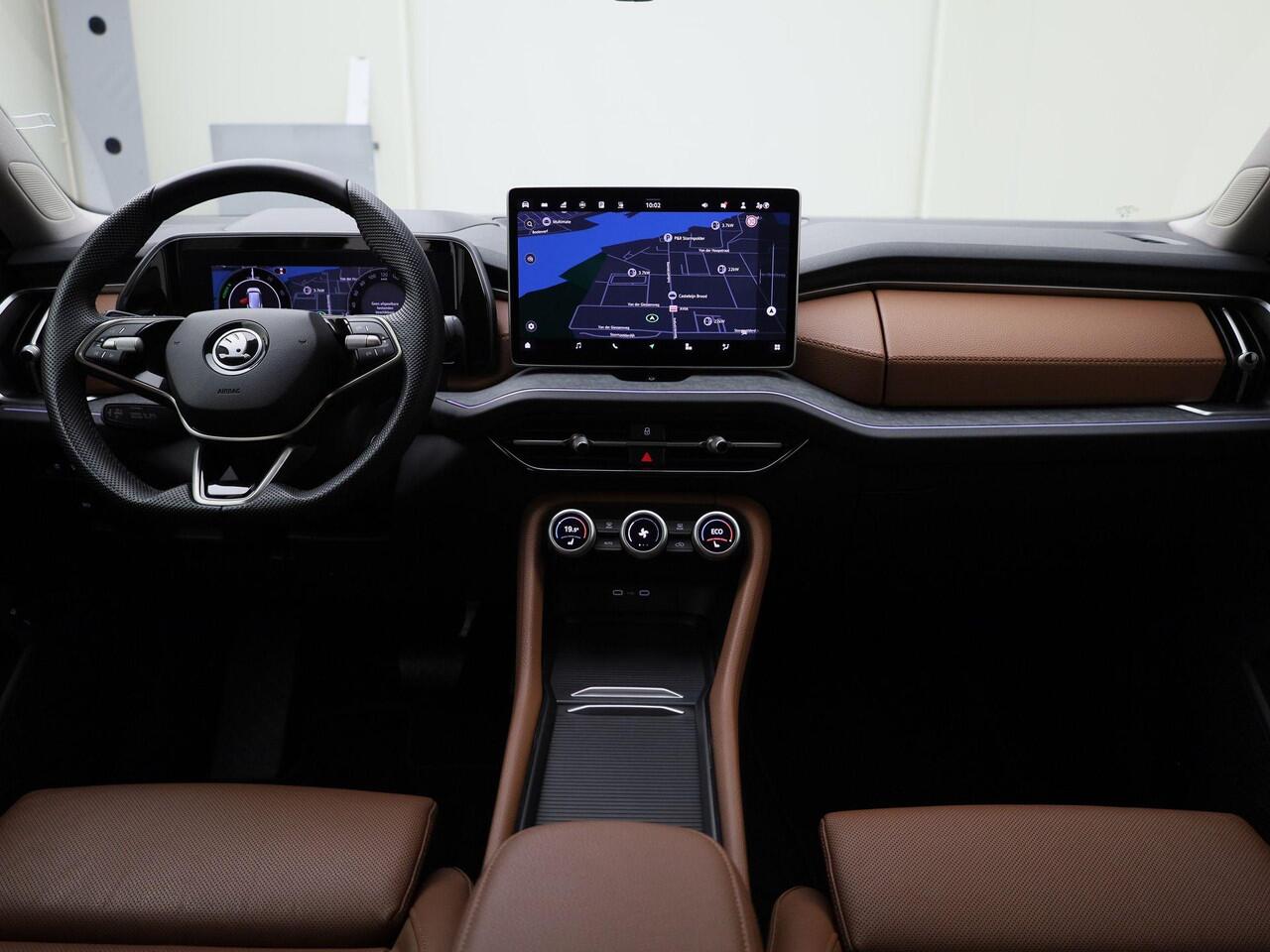 Skoda Kodiaq 1.5TSI 150kW/204PK PHEV Business Edition · Panoramadak · Leder · Apple/Android Auto · Garantie t/m 26-08-2028 of 120000km.