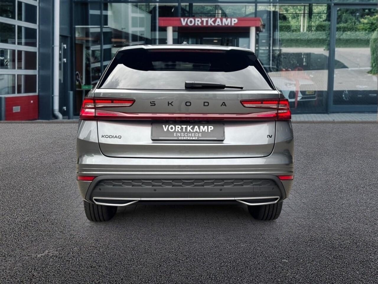 Skoda Kodiaq 1.5 TSI E-HYBRID SPORTLINE TREKHAAK/CAMERA/MEMORY/NAVI