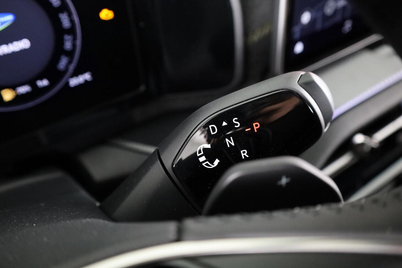 Skoda Kodiaq Business Edition m-HEV 1.5 TSI 150 pk 7 versn. DSG | Trekhaak | Comfort Pakket | Dynamic Chassis Control | Winter Pakket | Parkeer pakket | 18 inch lichtmetalen velgen | Ligh & View